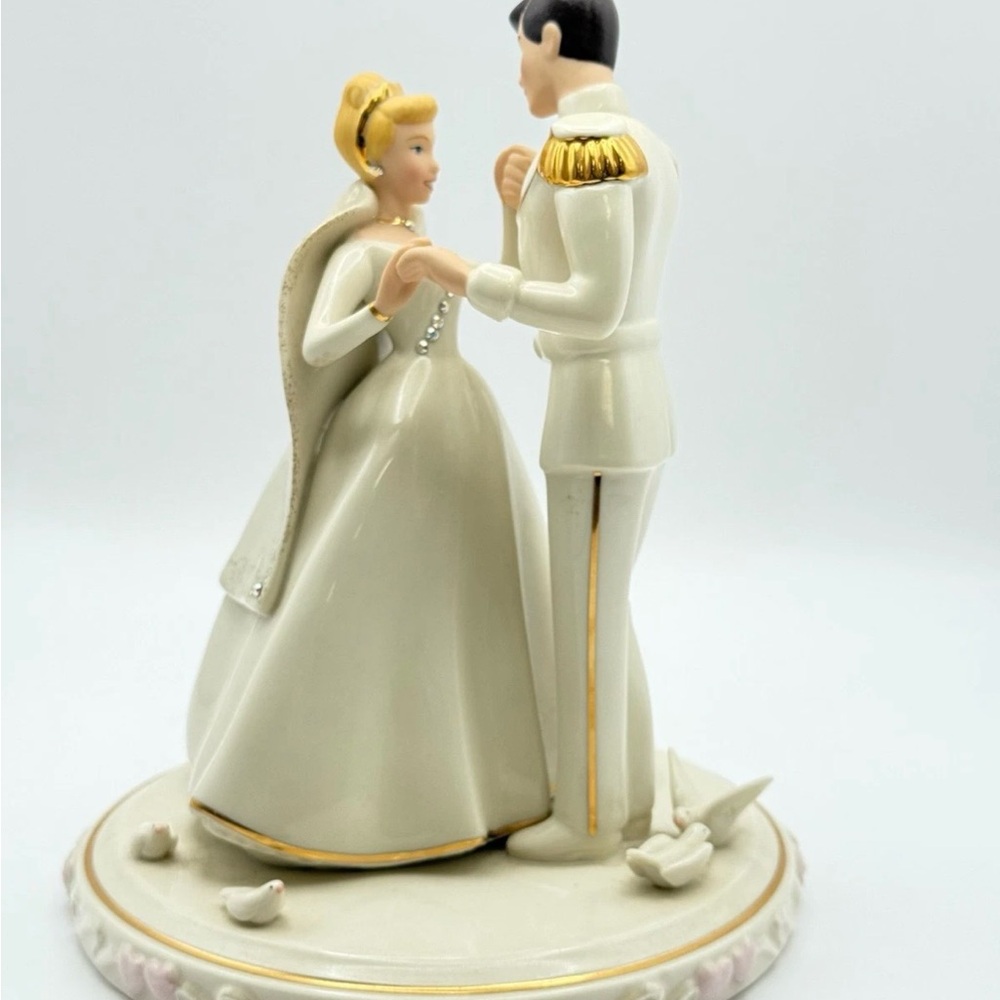 Lenox Cinderella and Prince Charming Wedding Cake Topper